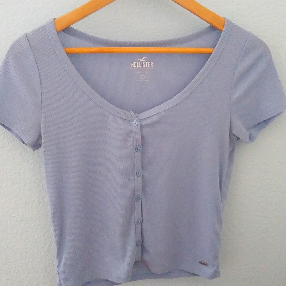 Hollister Cropped Tee